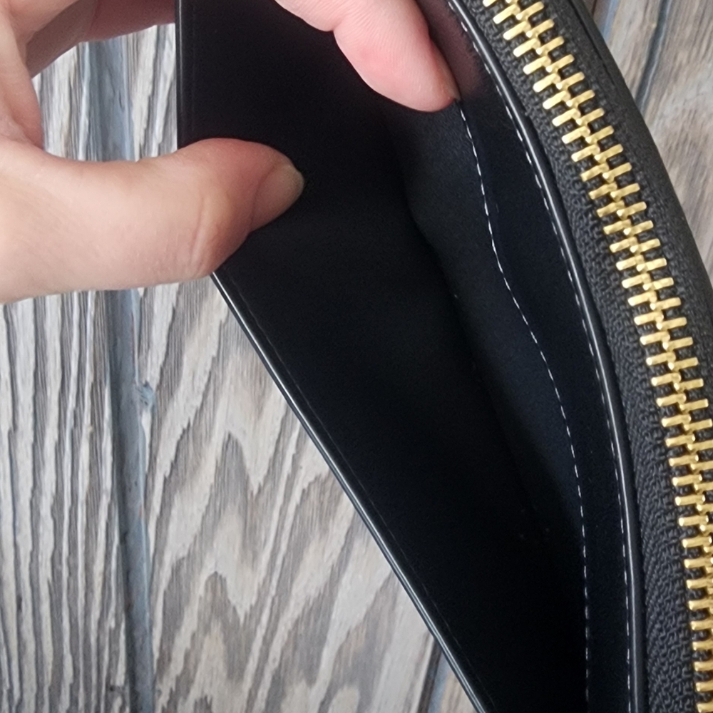 Coach NWT (Slight Flaw) Essentisls Slim Zip Wallet - Picture 9 of 10